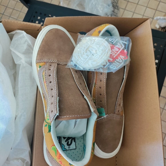 SIZE 10 BRAND NEW COMFYCUSH OLD SKOOL VANS - Picture 4 of 4